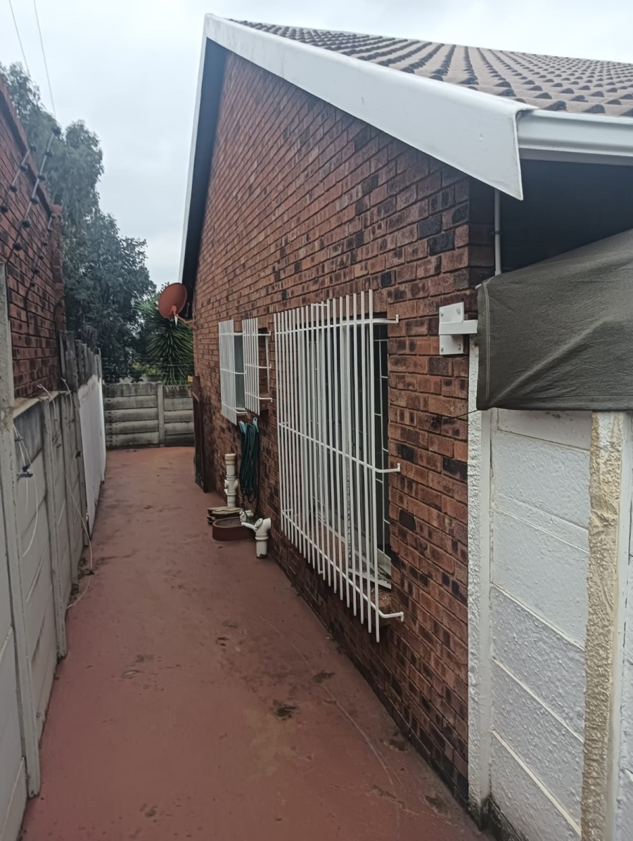 3 Bedroom Property for Sale in Mayberry Park Gauteng