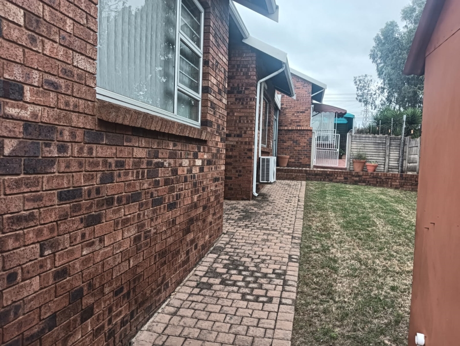 3 Bedroom Property for Sale in Mayberry Park Gauteng