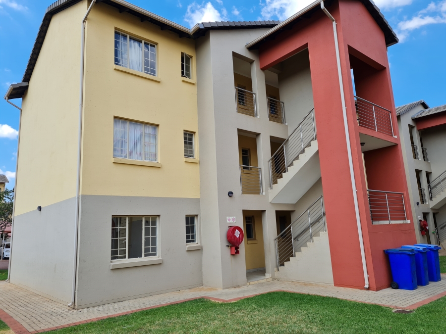 To Let 2 Bedroom Property for Rent in Monavoni Gauteng