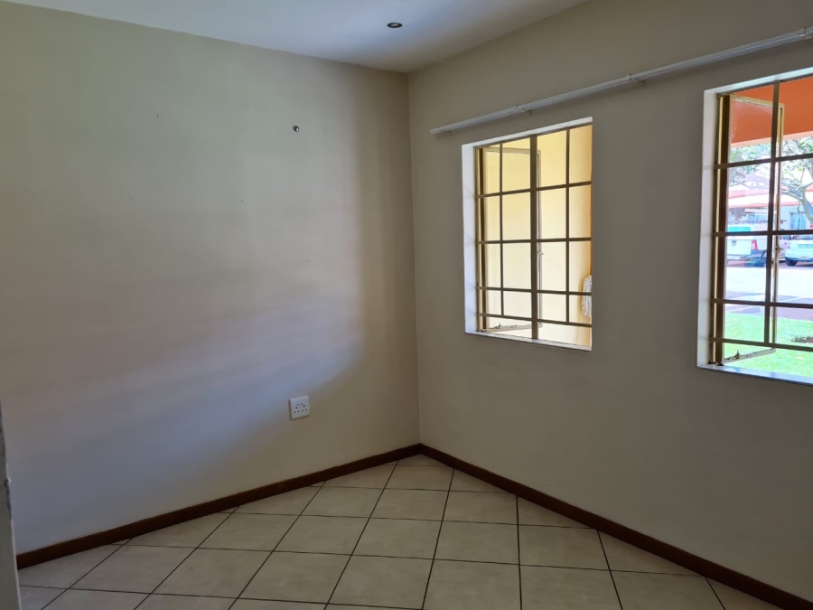 To Let 2 Bedroom Property for Rent in Monavoni Gauteng