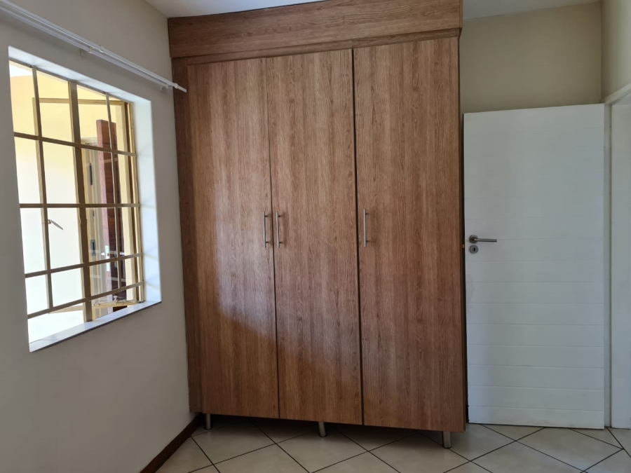 To Let 2 Bedroom Property for Rent in Monavoni Gauteng
