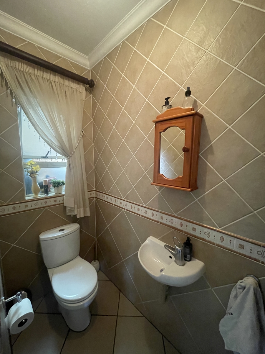4 Bedroom Property for Sale in Eldo Glen Gauteng