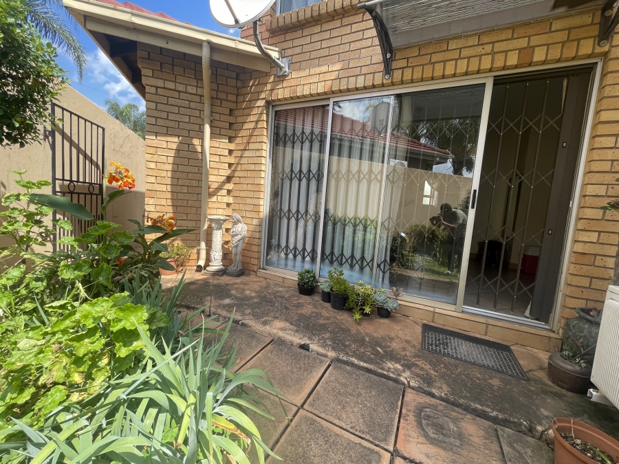 4 Bedroom Property for Sale in Eldo Glen Gauteng