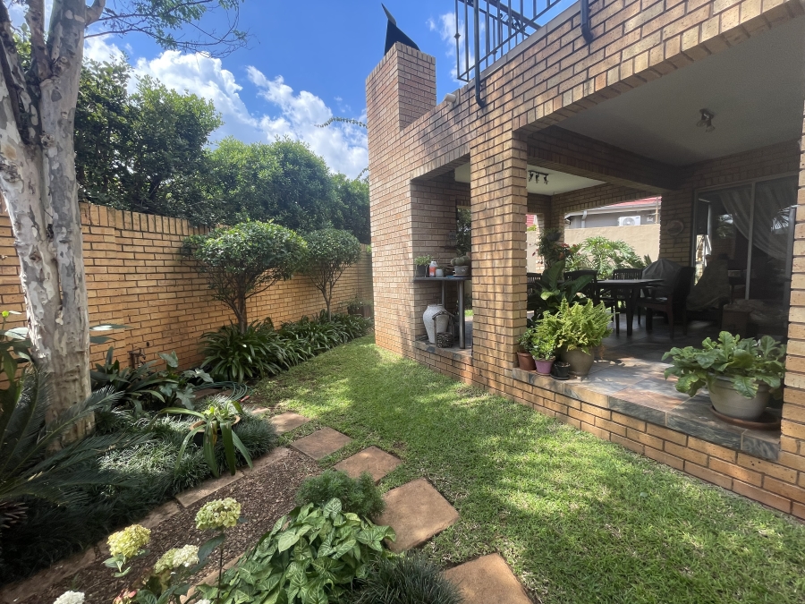 4 Bedroom Property for Sale in Eldo Glen Gauteng