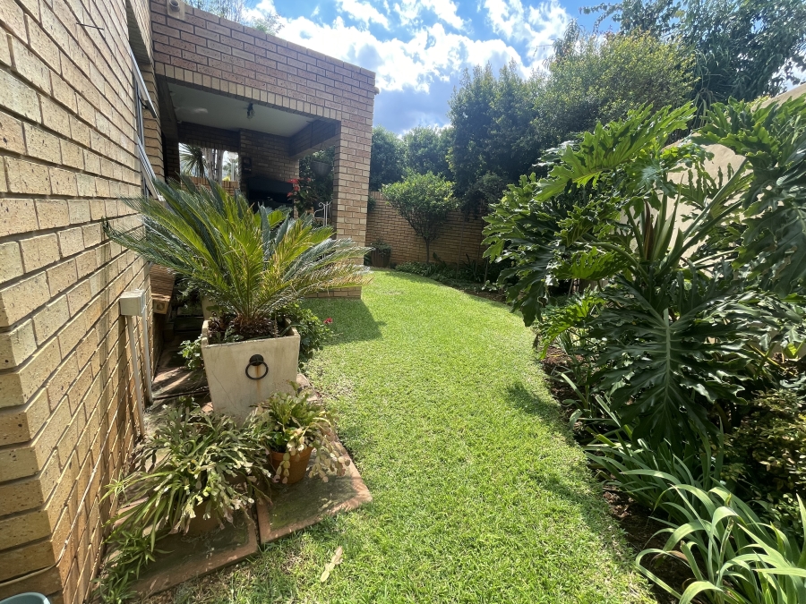 4 Bedroom Property for Sale in Eldo Glen Gauteng