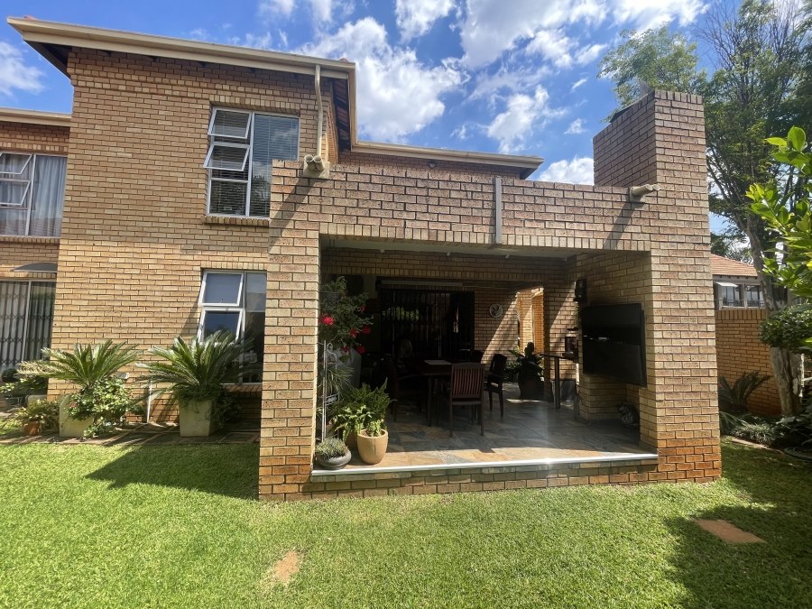 4 Bedroom Property for Sale in Eldo Glen Gauteng