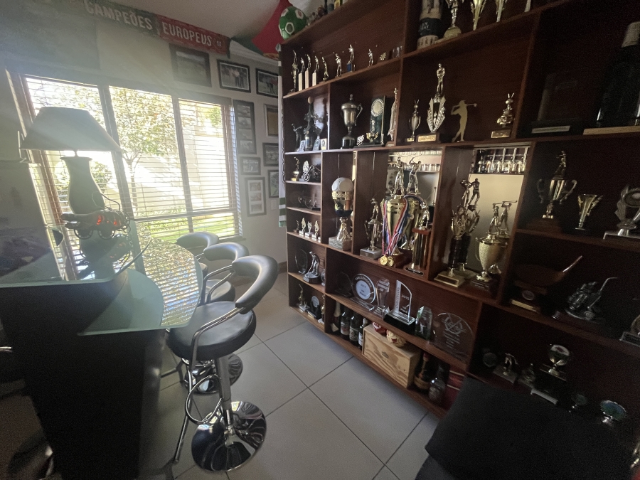 3 Bedroom Property for Sale in Marais Steyn Park Gauteng