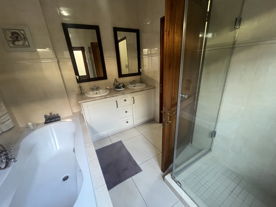 3 Bedroom Property for Sale in Marais Steyn Park Gauteng