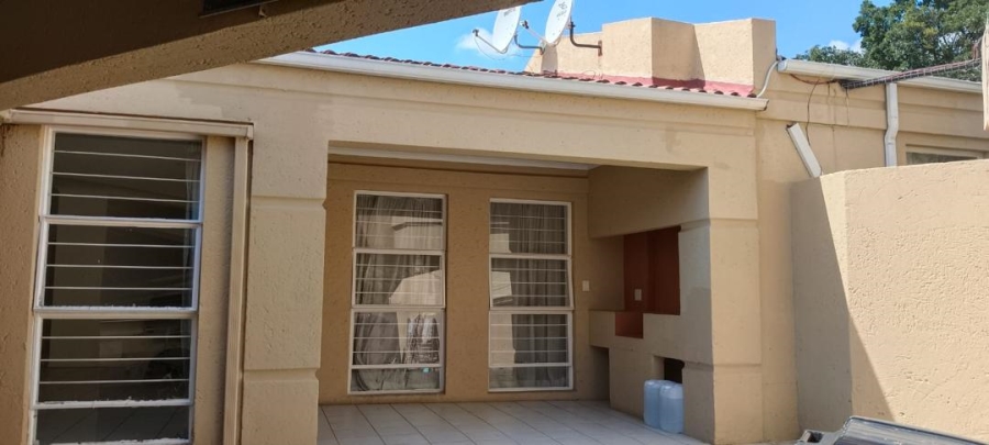 2 Bedroom Property for Sale in Ferndale Gauteng
