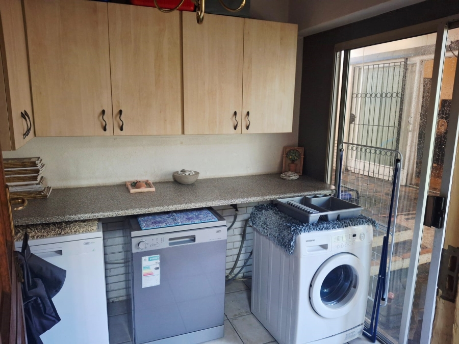 2 Bedroom Property for Sale in Villieria Gauteng