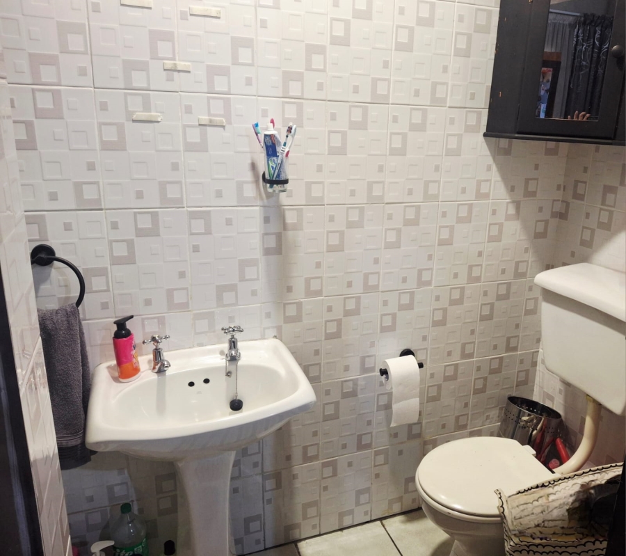 2 Bedroom Property for Sale in Villieria Gauteng