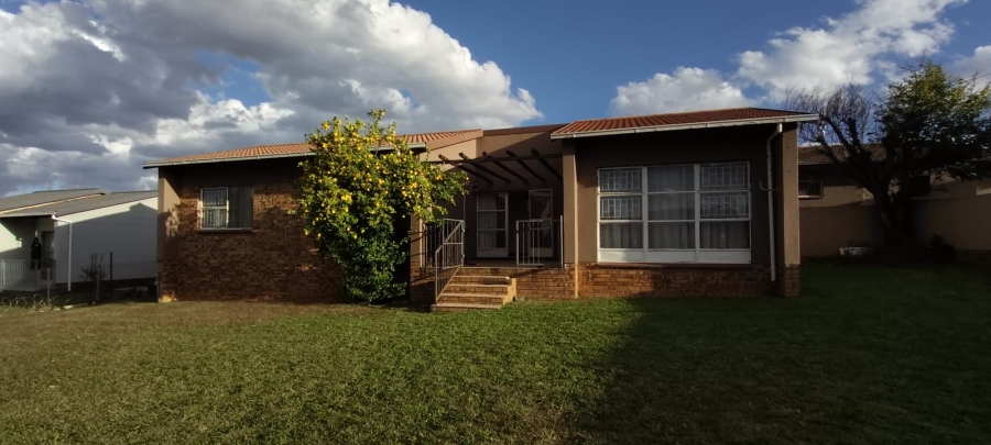 3 Bedroom Property for Sale in Fochville Gauteng