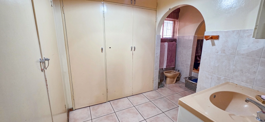 6 Bedroom Property for Sale in Wonderboom Gauteng