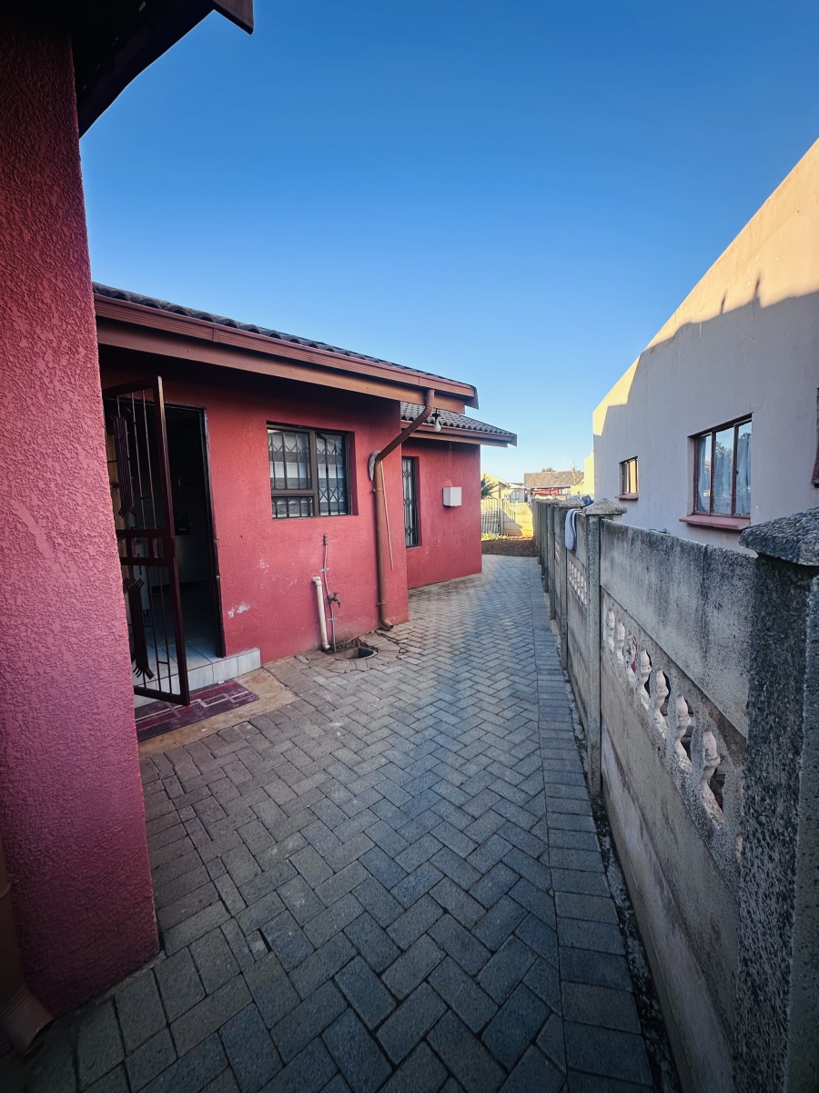 3 Bedroom Property for Sale in Sebokeng Zone 17 Gauteng