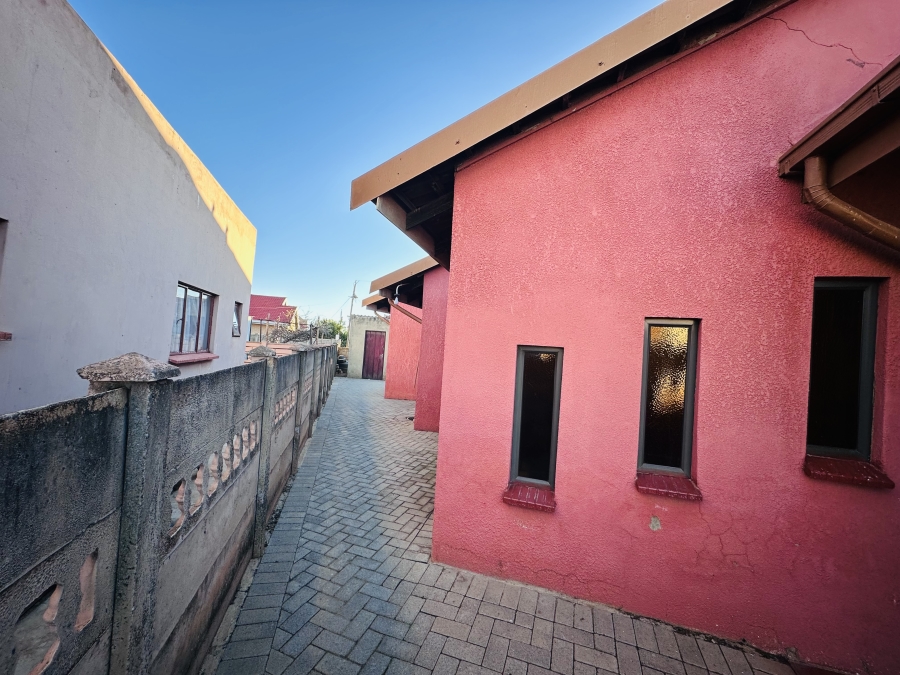 3 Bedroom Property for Sale in Sebokeng Zone 17 Gauteng