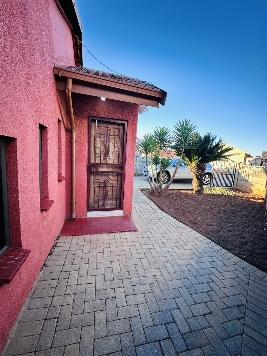 3 Bedroom Property for Sale in Sebokeng Zone 17 Gauteng