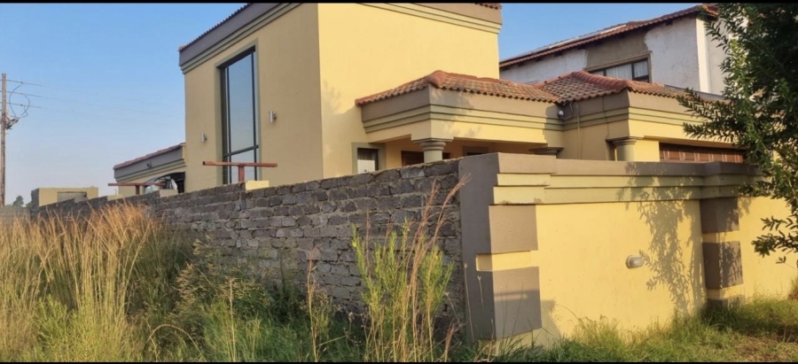 3 Bedroom Property for Sale in Golden Gardens Gauteng