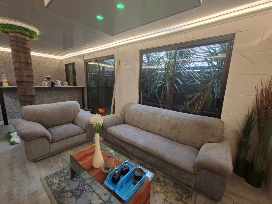 21 Bedroom Property for Sale in Three Rivers Gauteng