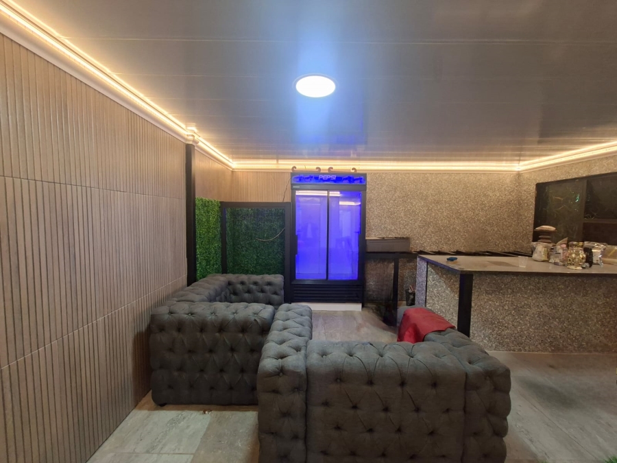 21 Bedroom Property for Sale in Three Rivers Gauteng