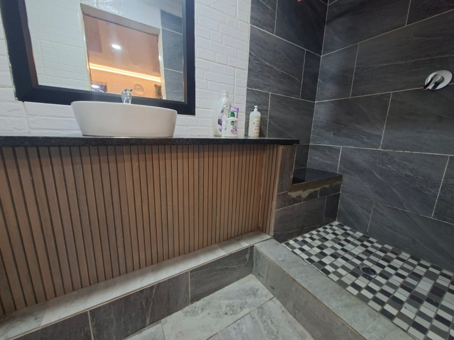 21 Bedroom Property for Sale in Three Rivers Gauteng