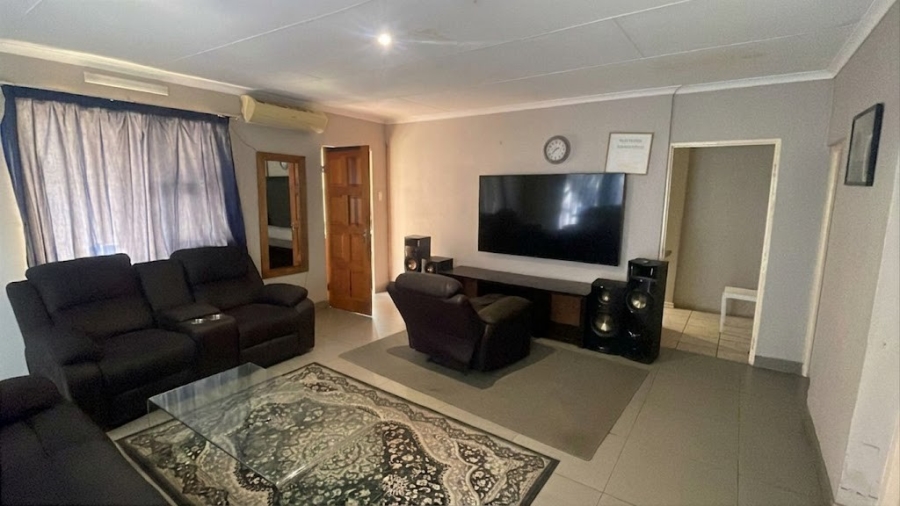 21 Bedroom Property for Sale in Three Rivers Gauteng