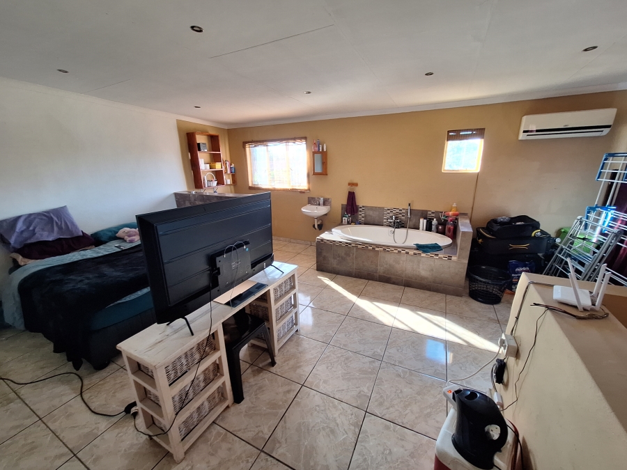 4 Bedroom Property for Sale in Vanderbijlpark SE 6 Gauteng
