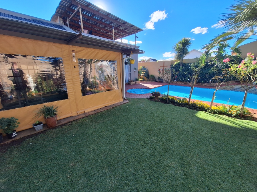 4 Bedroom Property for Sale in Vanderbijlpark SE 6 Gauteng