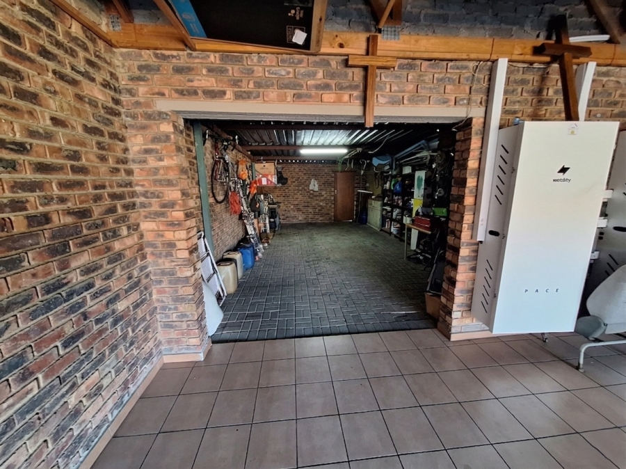 4 Bedroom Property for Sale in Vanderbijlpark SE 6 Gauteng