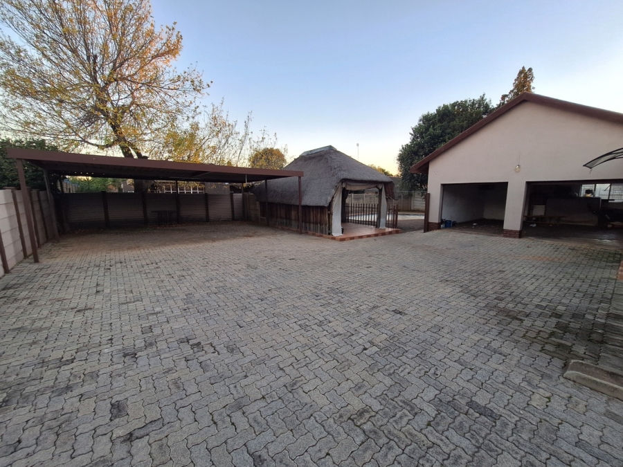 4 Bedroom Property for Sale in Vanderbijlpark SE 2 Gauteng