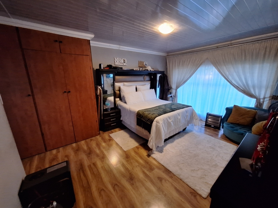 4 Bedroom Property for Sale in Vanderbijlpark SE 2 Gauteng