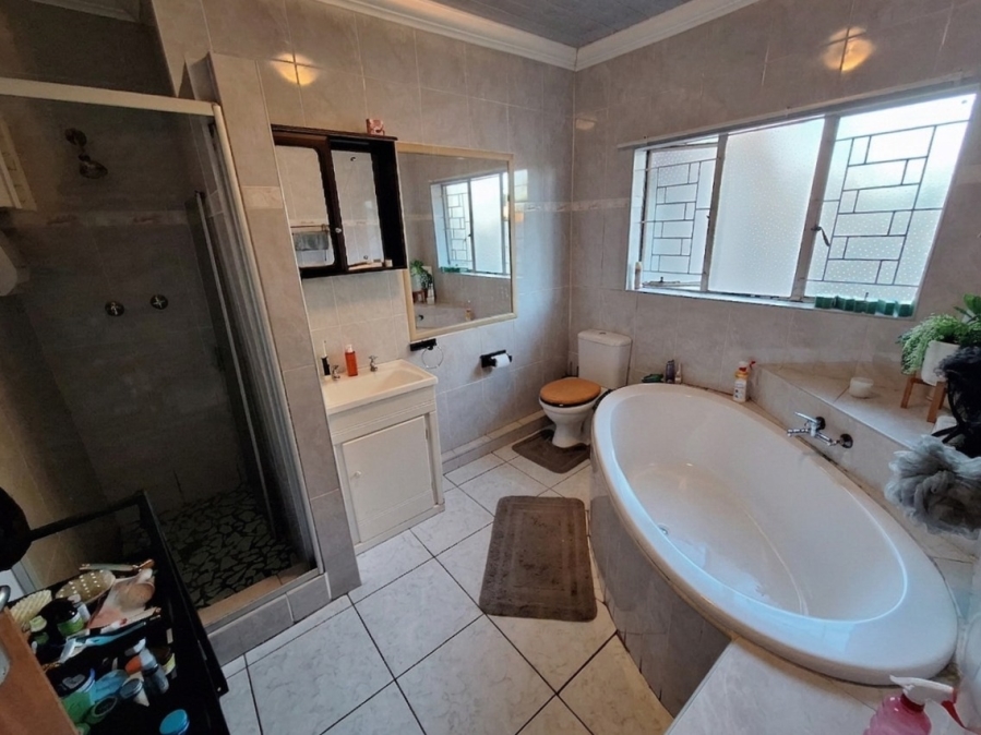 4 Bedroom Property for Sale in Vanderbijlpark SE 2 Gauteng