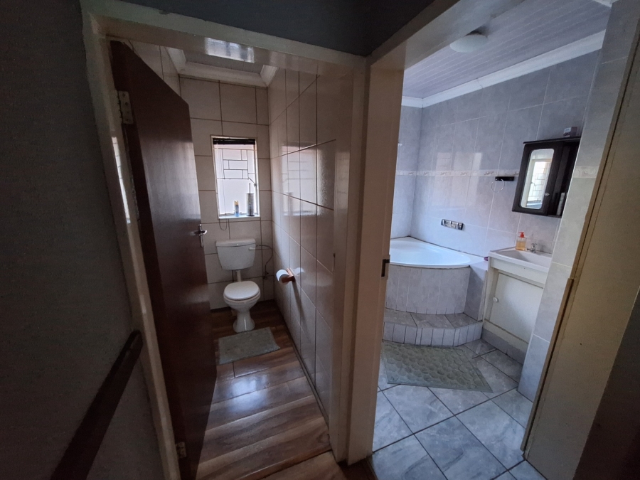 4 Bedroom Property for Sale in Vanderbijlpark SE 2 Gauteng