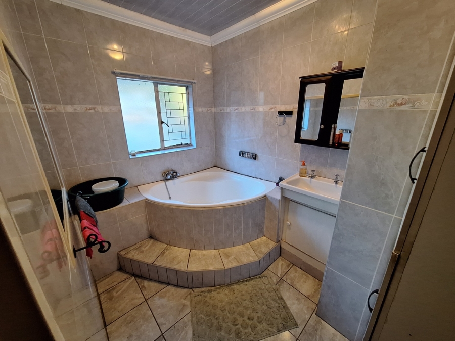4 Bedroom Property for Sale in Vanderbijlpark SE 2 Gauteng