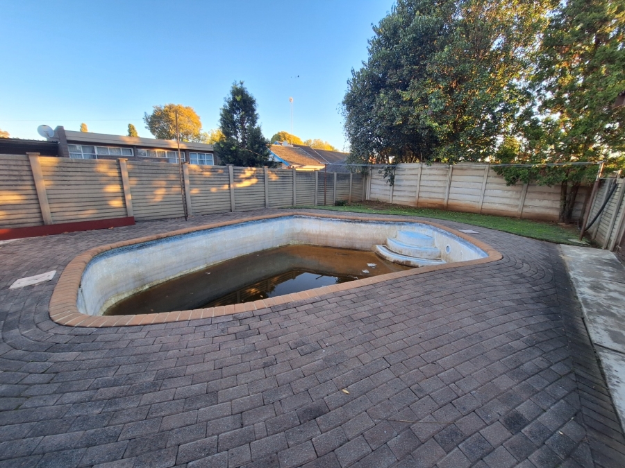 4 Bedroom Property for Sale in Vanderbijlpark SE 2 Gauteng