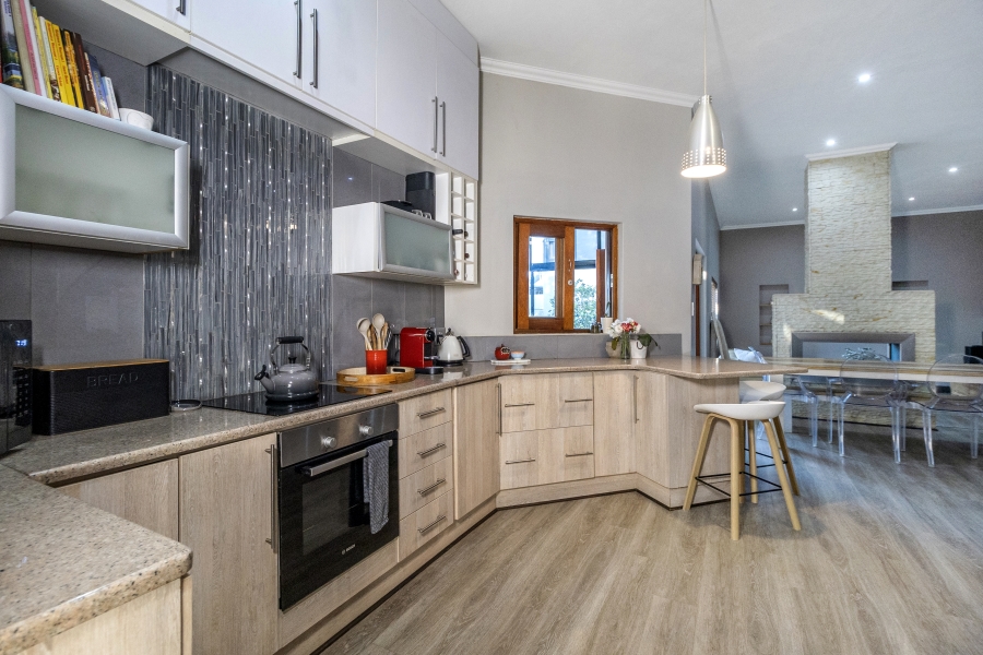 5 Bedroom Property for Sale in Olympus AH Gauteng