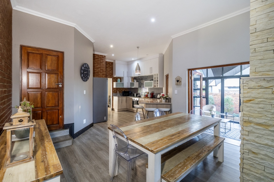 5 Bedroom Property for Sale in Olympus AH Gauteng