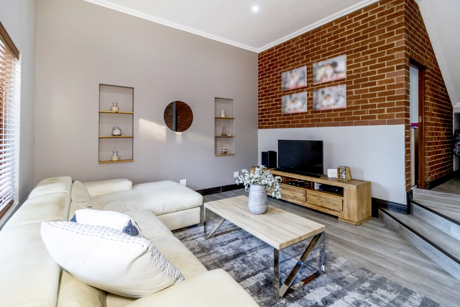 5 Bedroom Property for Sale in Olympus AH Gauteng