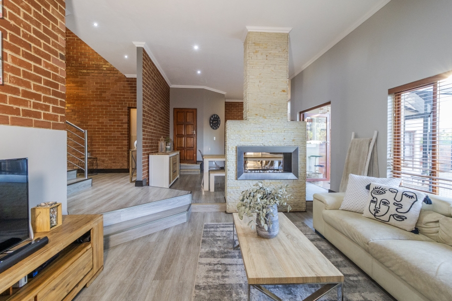 5 Bedroom Property for Sale in Olympus AH Gauteng