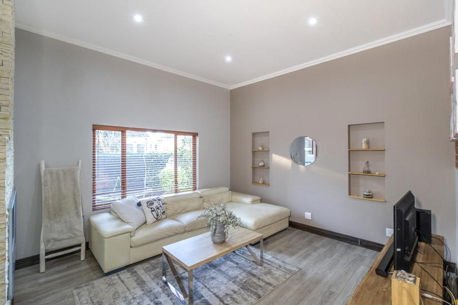 5 Bedroom Property for Sale in Olympus AH Gauteng