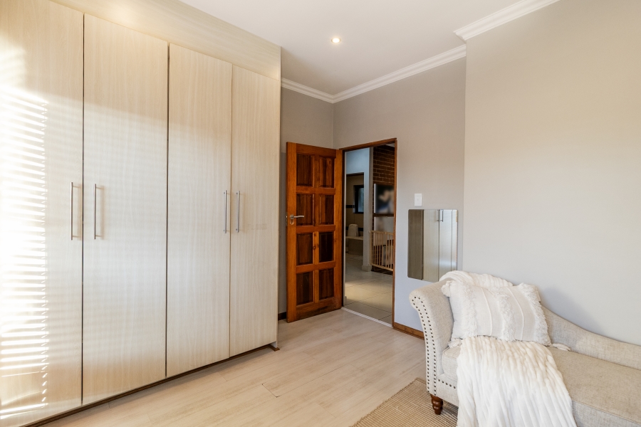 5 Bedroom Property for Sale in Olympus AH Gauteng