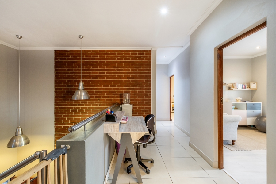 5 Bedroom Property for Sale in Olympus AH Gauteng