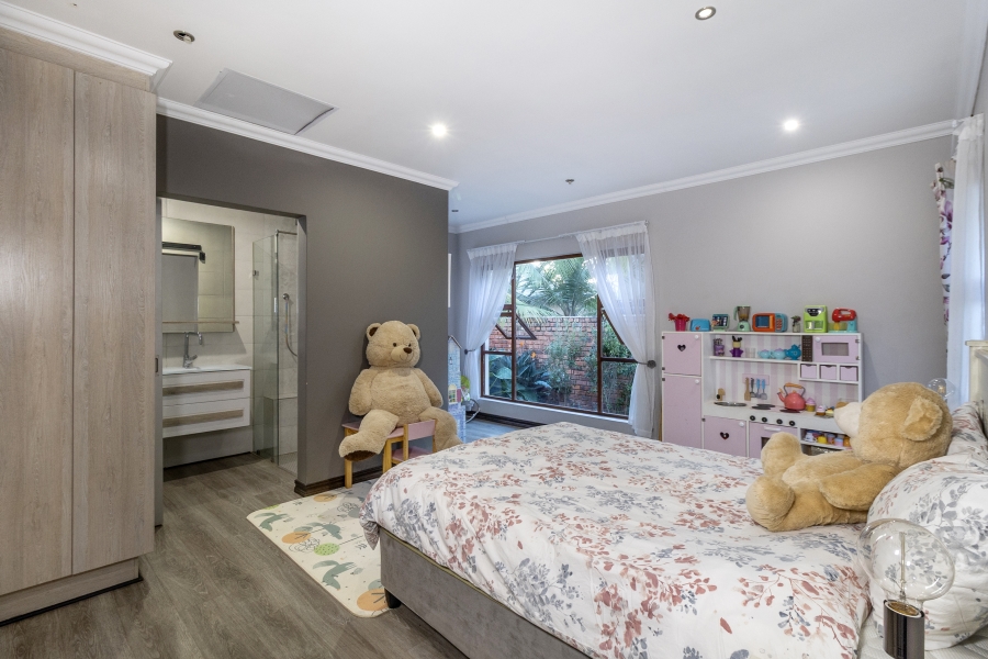 5 Bedroom Property for Sale in Olympus AH Gauteng