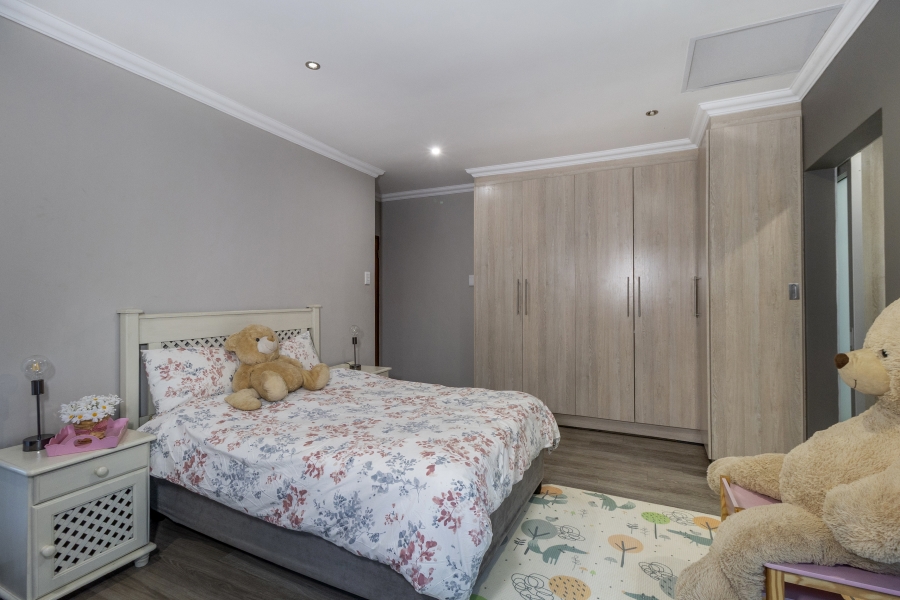 5 Bedroom Property for Sale in Olympus AH Gauteng
