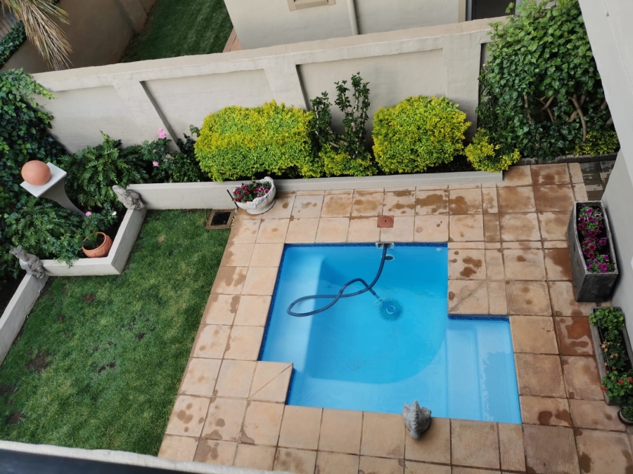 5 Bedroom Property for Sale in Olympus AH Gauteng