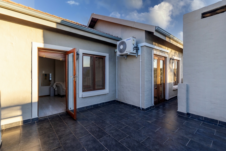 5 Bedroom Property for Sale in Olympus AH Gauteng