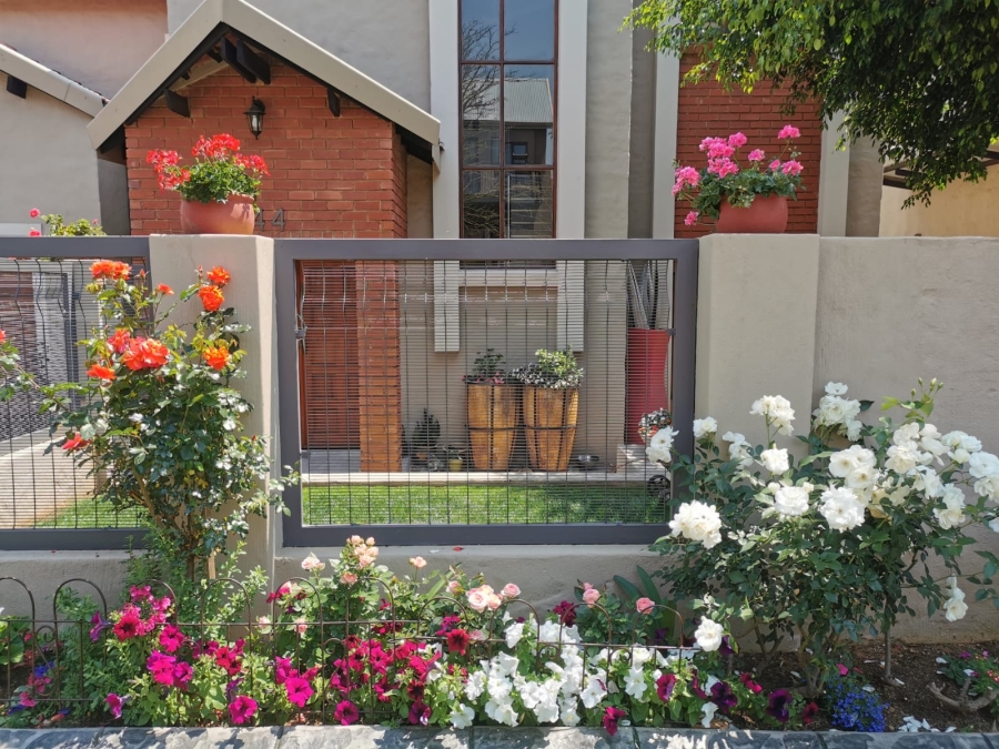 5 Bedroom Property for Sale in Olympus AH Gauteng