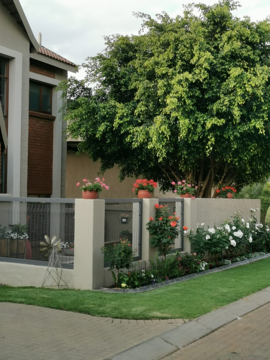 5 Bedroom Property for Sale in Olympus AH Gauteng
