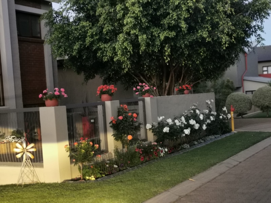 5 Bedroom Property for Sale in Olympus AH Gauteng