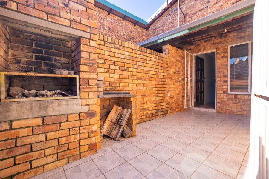 3 Bedroom Property for Sale in Groblerpark Gauteng