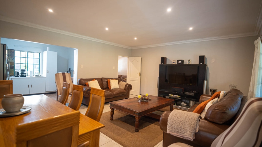To Let 4 Bedroom Property for Rent in Farmall A H Gauteng